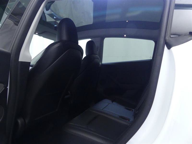 Used 2024 Tesla Model Y Long Range AWD/4WD image 22