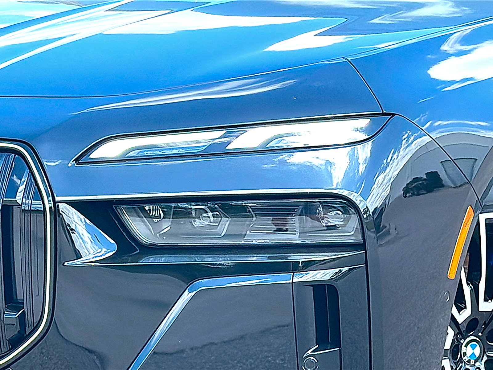 New 2026 BMW 740i w/ Premium Package RWD image 4