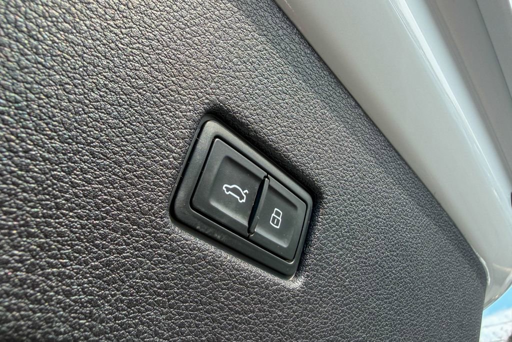 Used 2023 Audi SQ8 Prestige w/ Prestige Package image 29