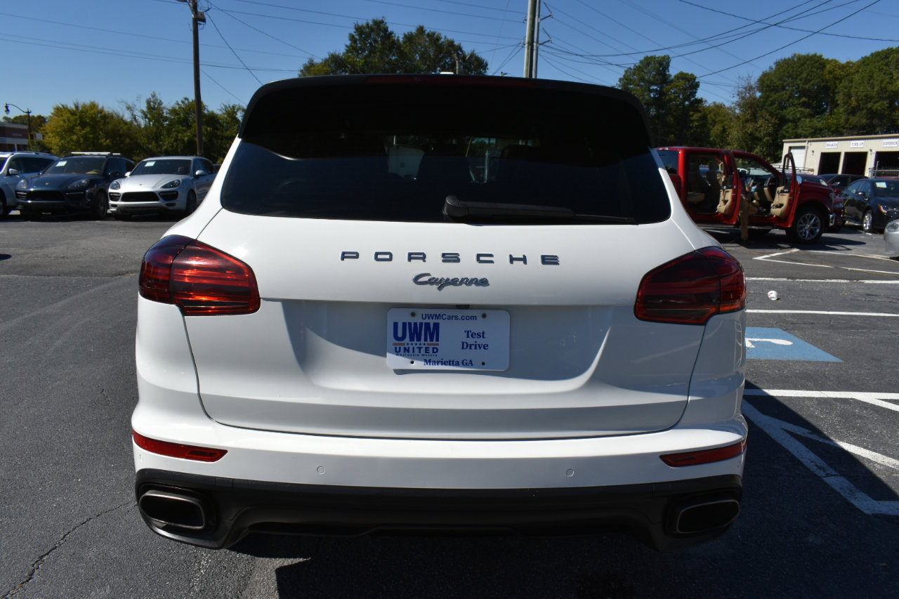 Used 2018 Porsche Cayenne Platinum Edition image 7
