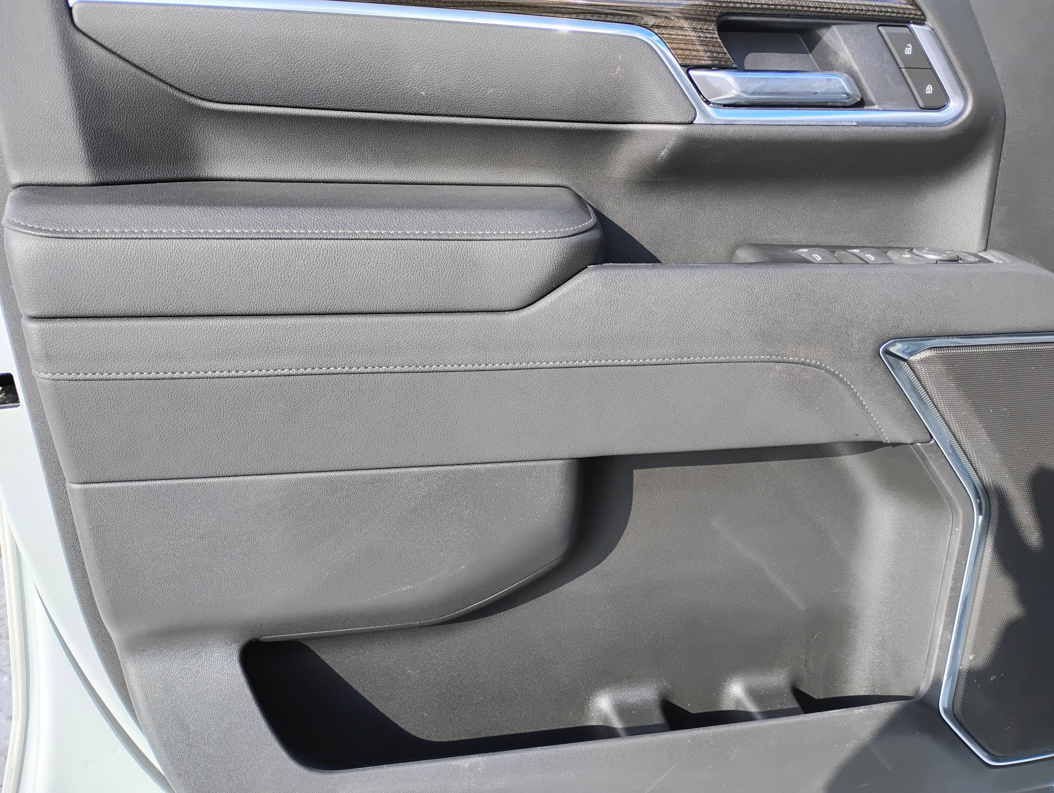 Used 2025 Chevrolet Silverado 2500 LT w/ Convenience Package image 15