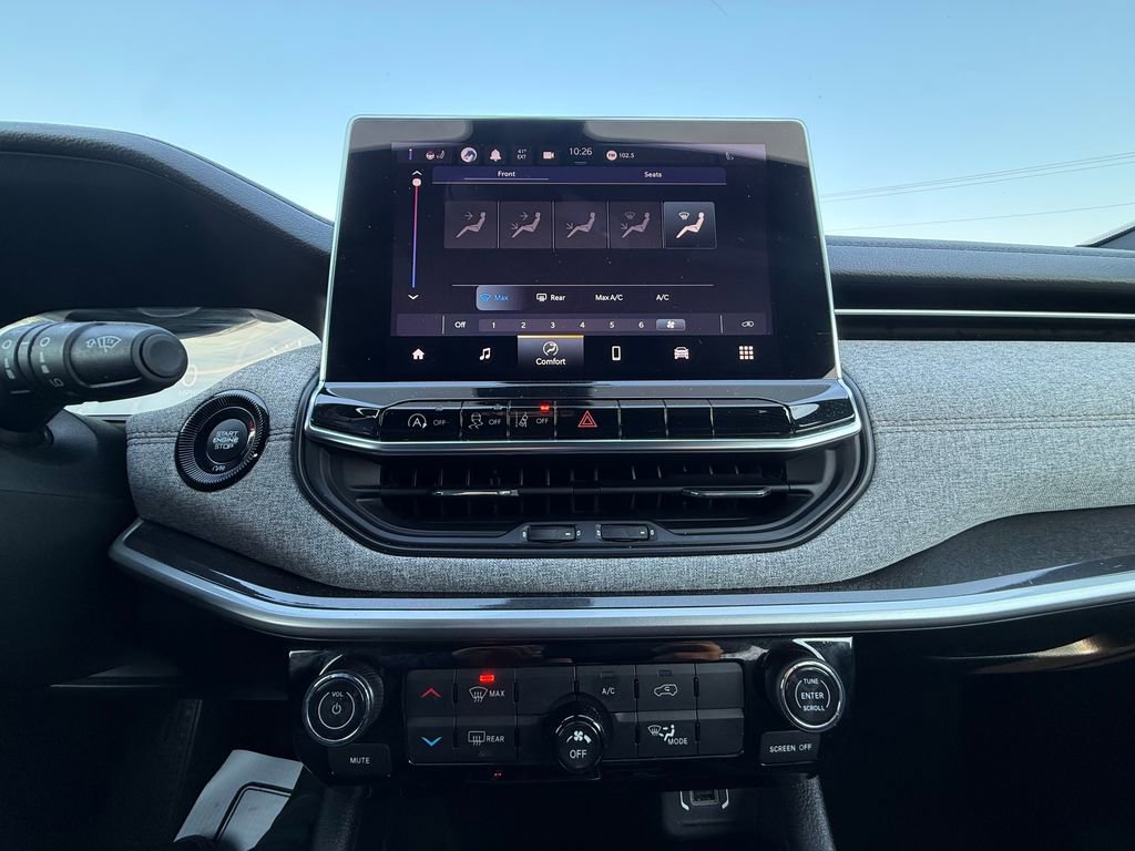 Used 2023 Jeep Compass Latitude image 22