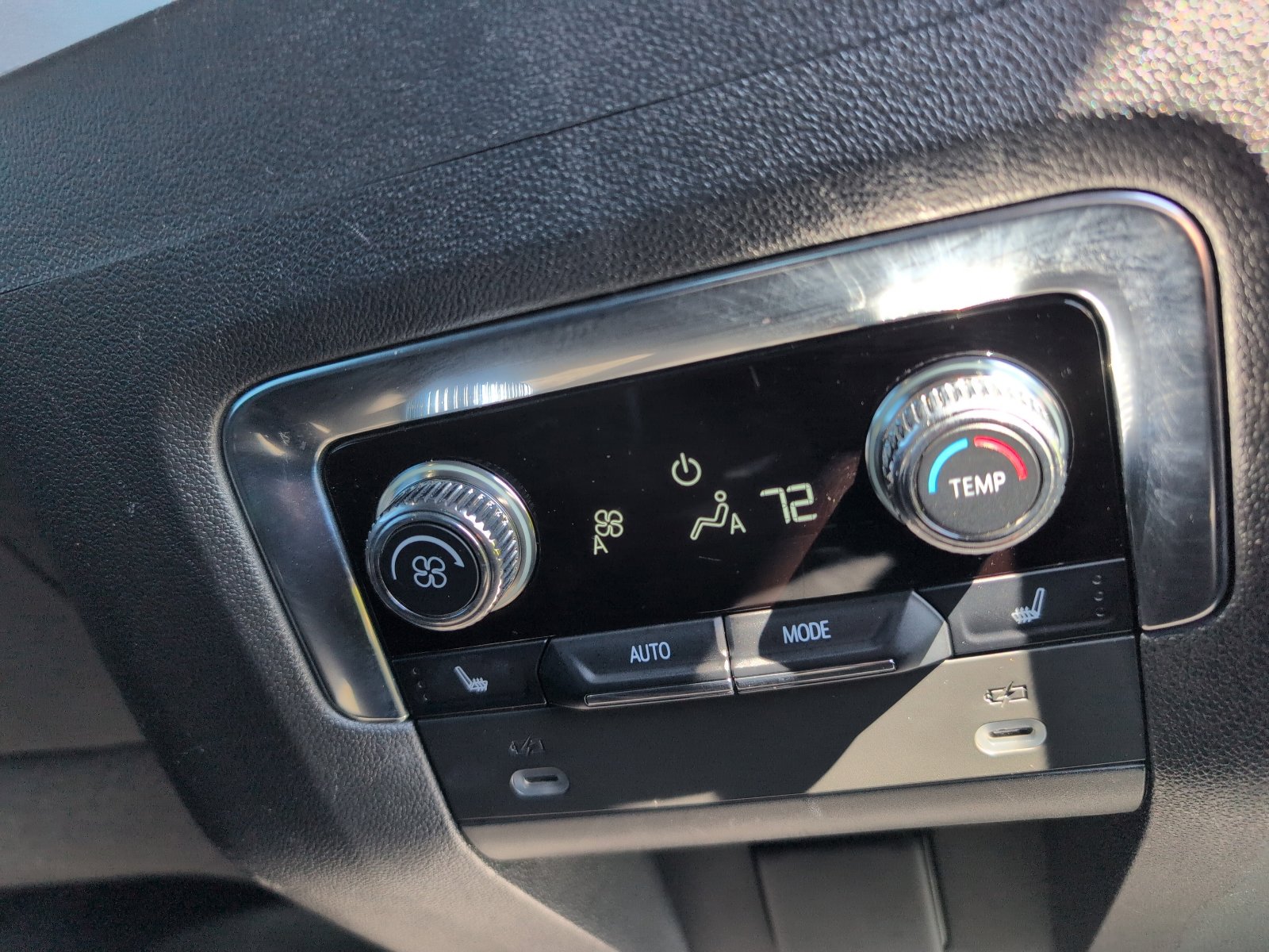 Used 2022 GMC Yukon AT4 image 14