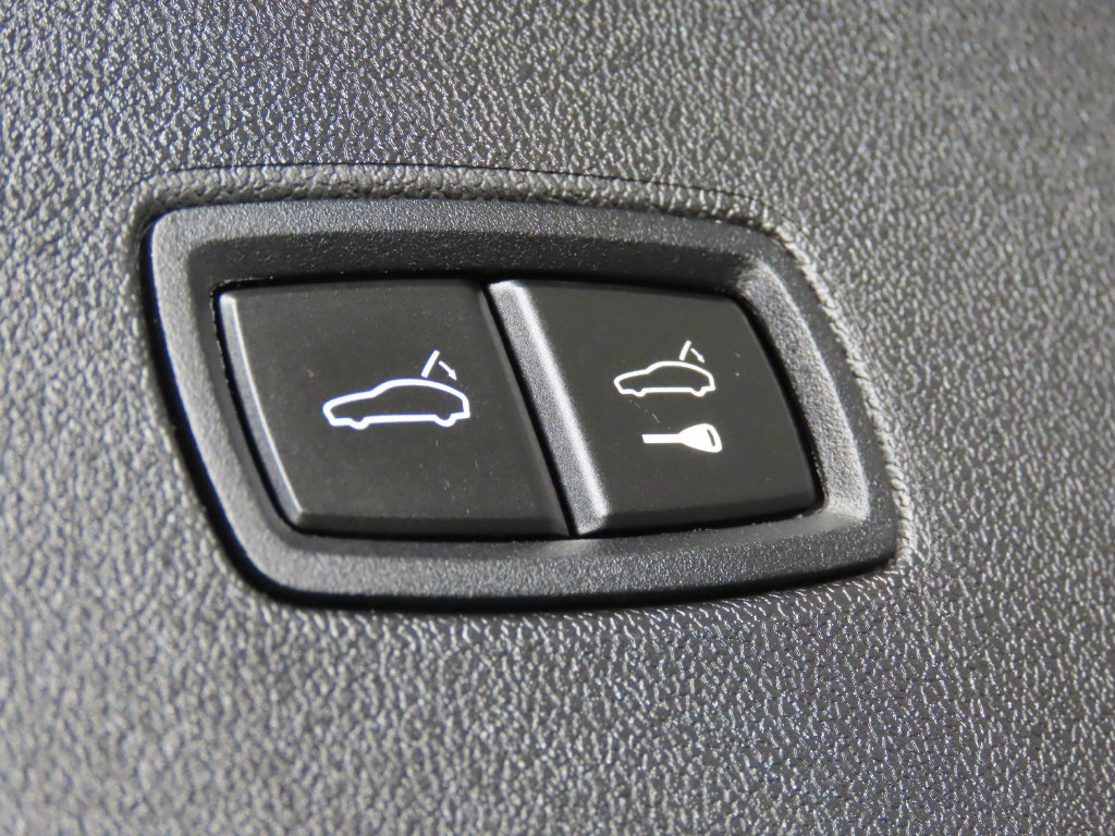 Certified 2026 Porsche Cayenne AWD/4WD image 42