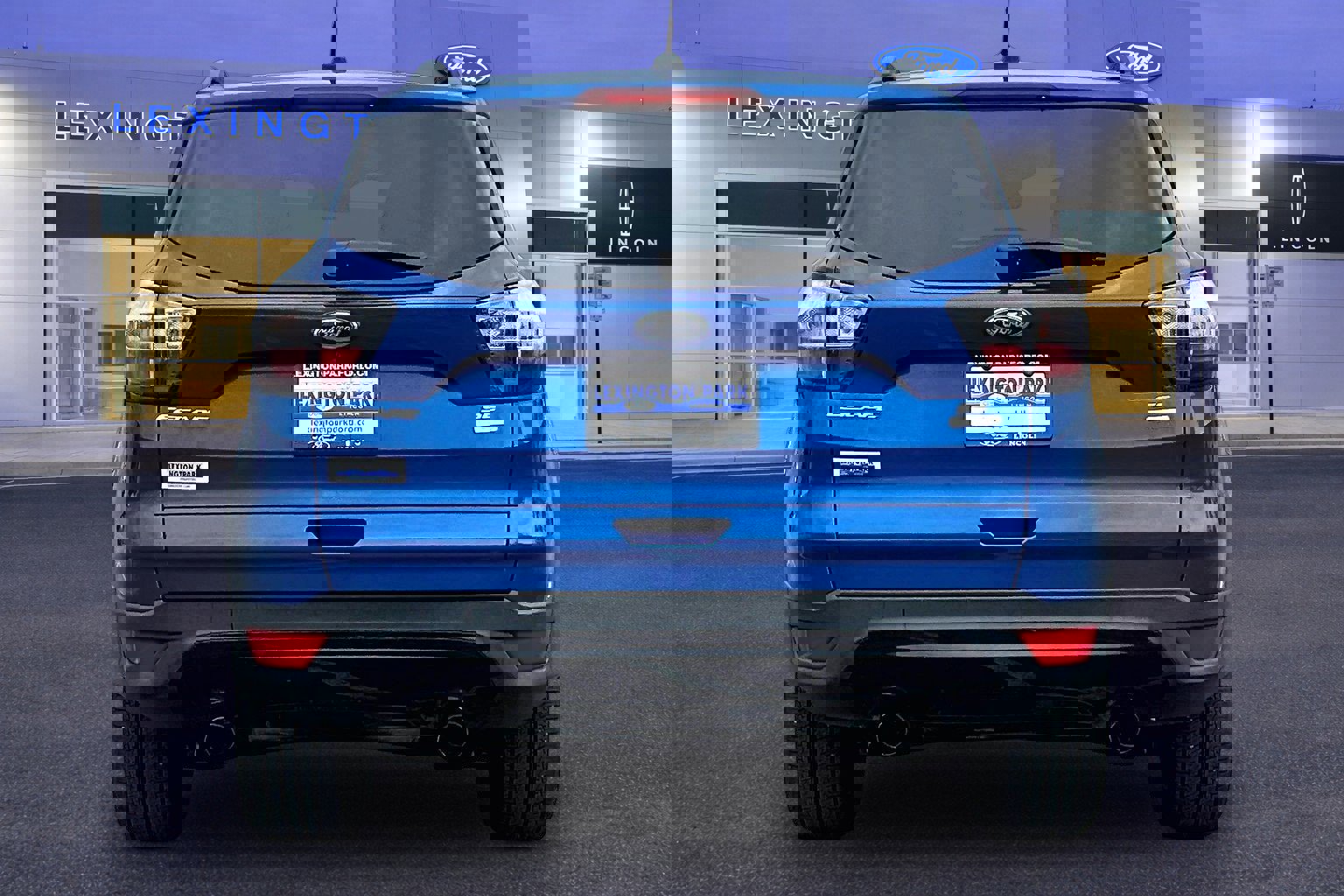 Used 2017 Ford Escape SE w/ SE Sport Appearance Package FWD image 6