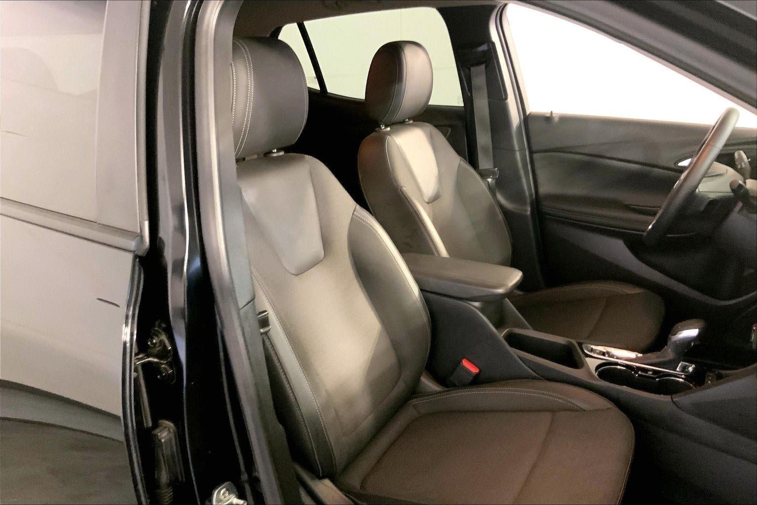 Used 2025 Buick Encore GX Preferred AWD/4WD image 7