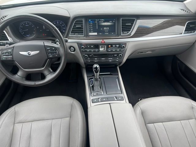 Used 2015 Hyundai Genesis 3.8 image 13