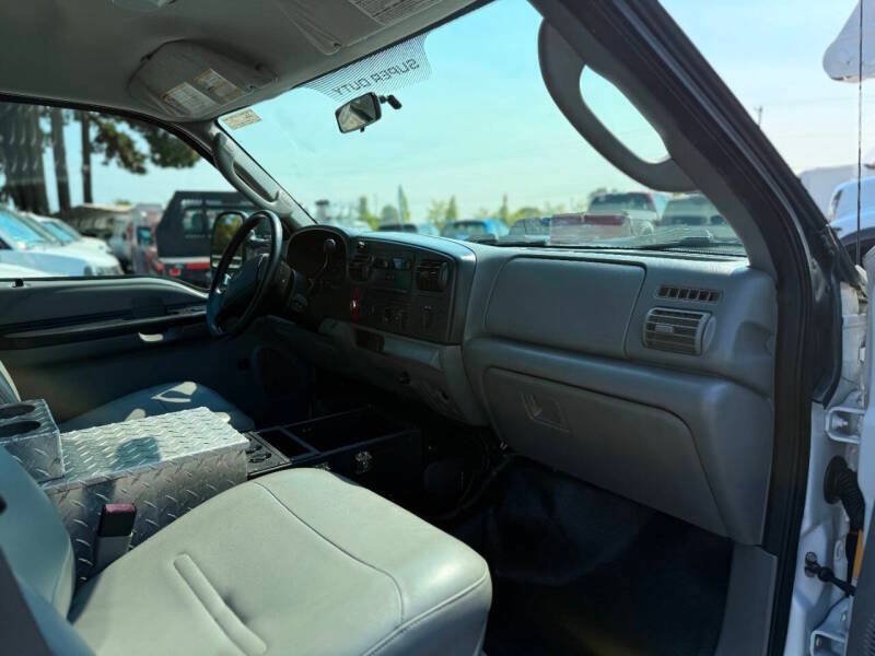 Used 2006 Ford F350 Lariat AWD/4WD image 21