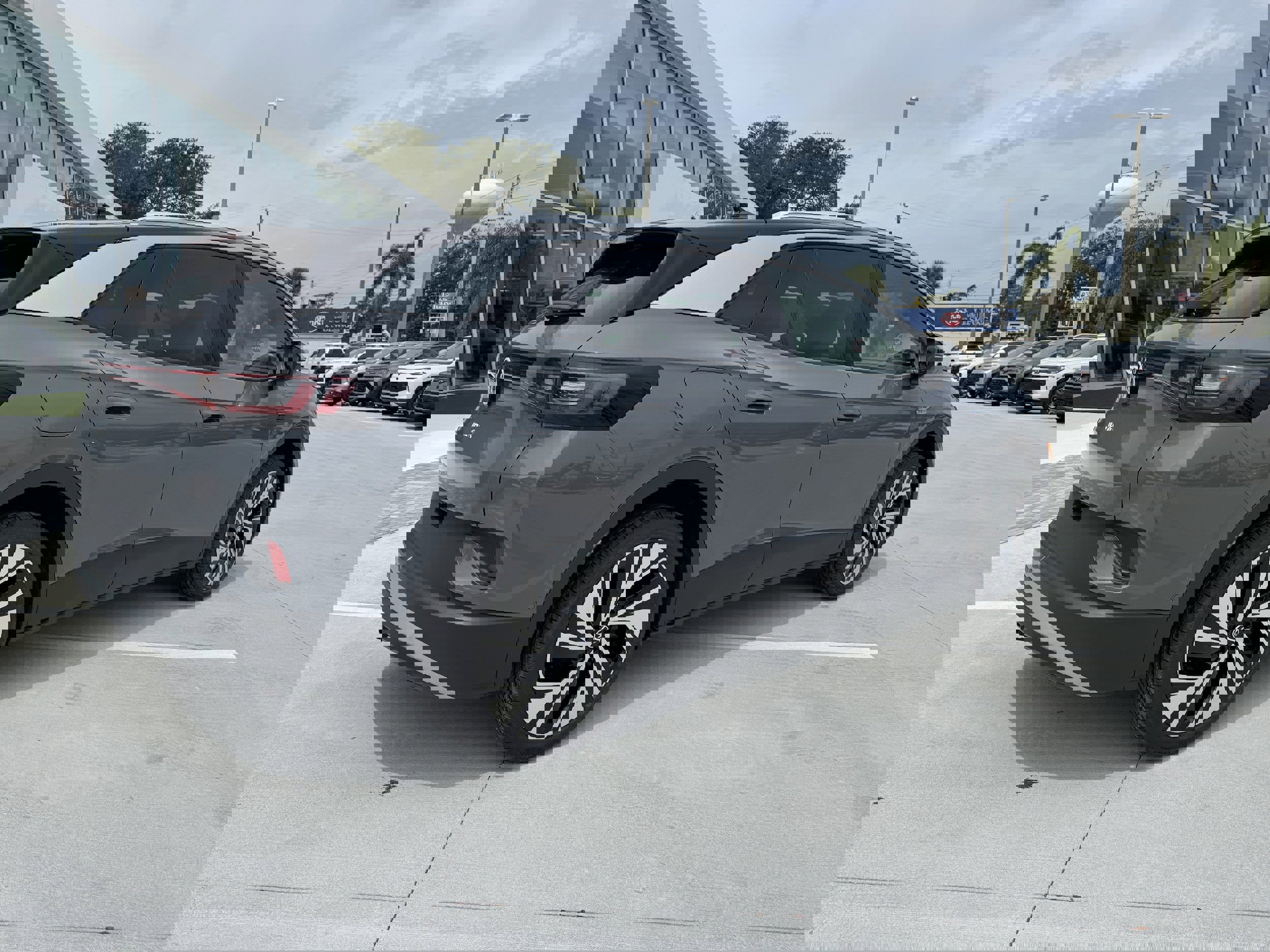 New 2025 Volkswagen ID.4 Pro S Plus image 3