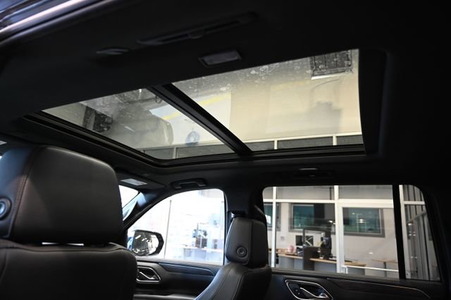 Used 2021 Chevrolet Suburban Z71 w/ Luxury Package image 20