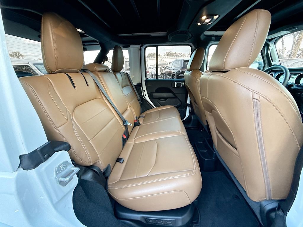 Used 2023 Jeep Wrangler Unlimited Sahara image 32