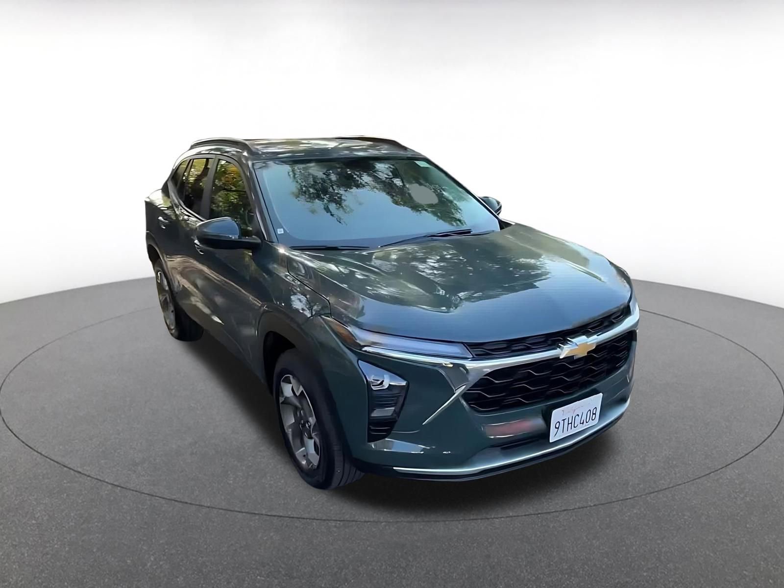 Used 2025 Chevrolet Trax LT image 3