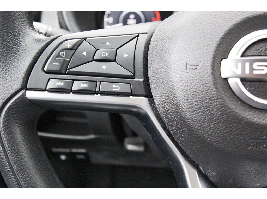 Used 2023 Nissan Kicks SV image 11