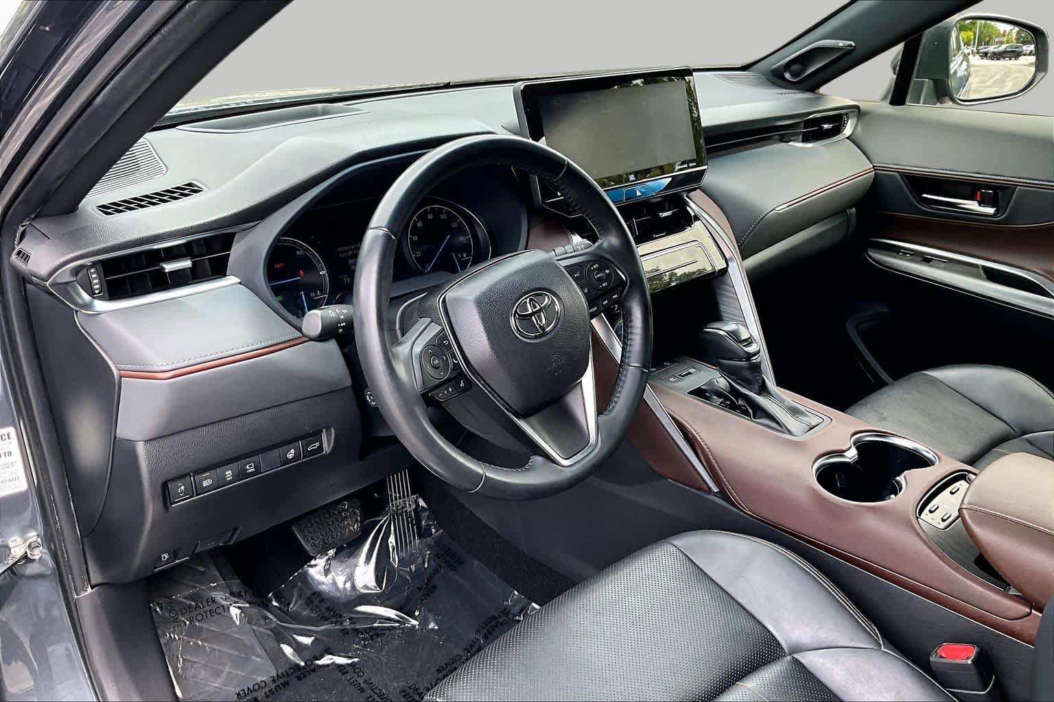 Used 2021 Toyota Venza Limited w/ Advanced Technology Package AWD/4WD image 18