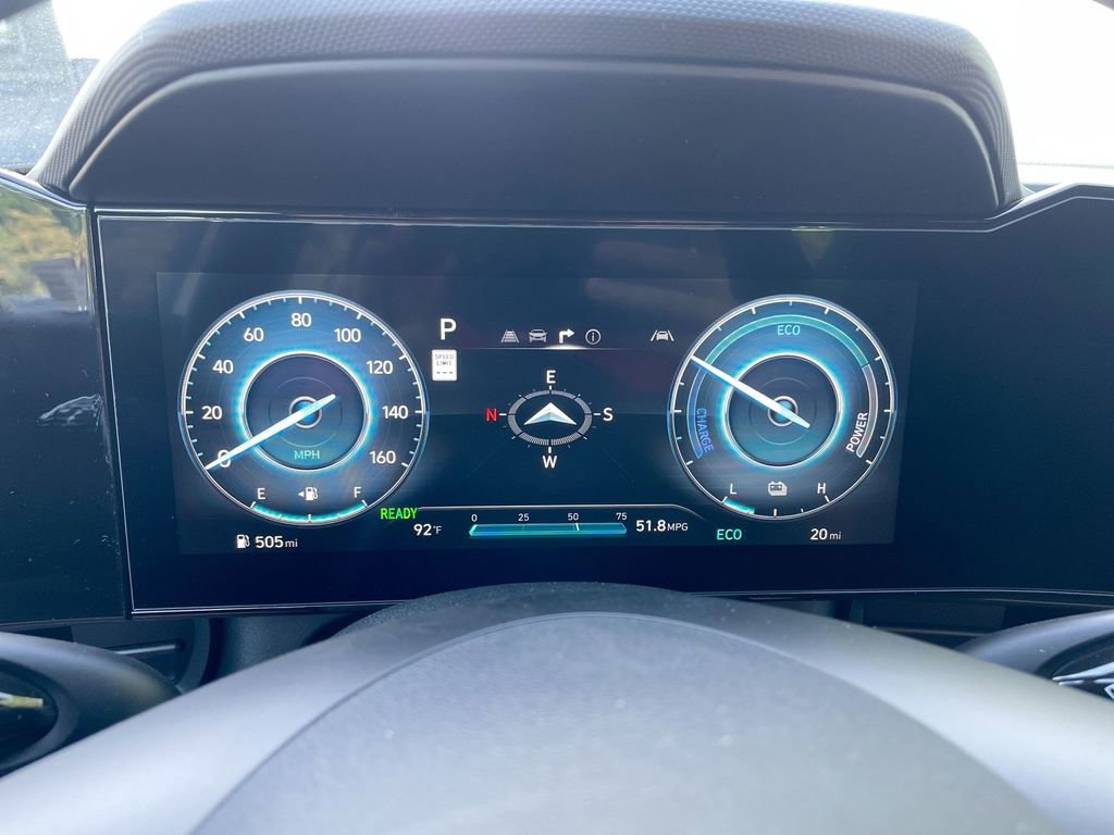 Used 2025 Hyundai Elantra SEL image 41