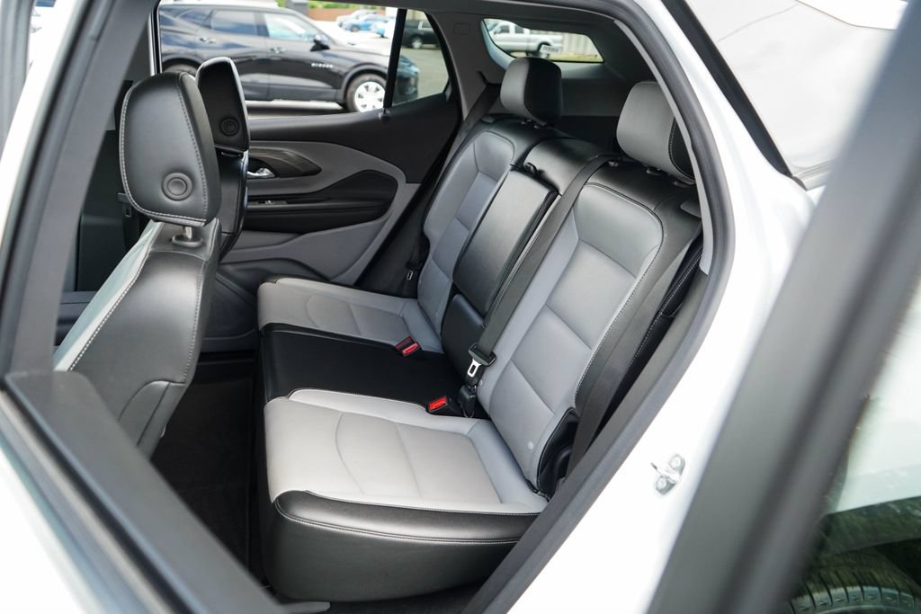 Used 2024 GMC Terrain SLT FWD image 8