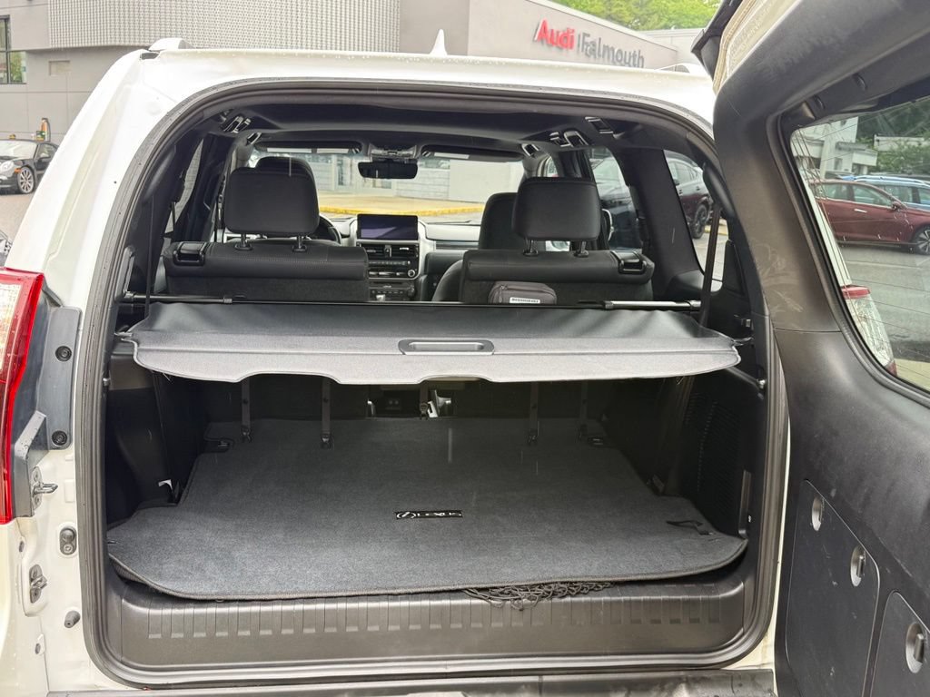 Used 2022 Lexus GX 460 Premium w/ Accessory Package AWD/4WD image 18
