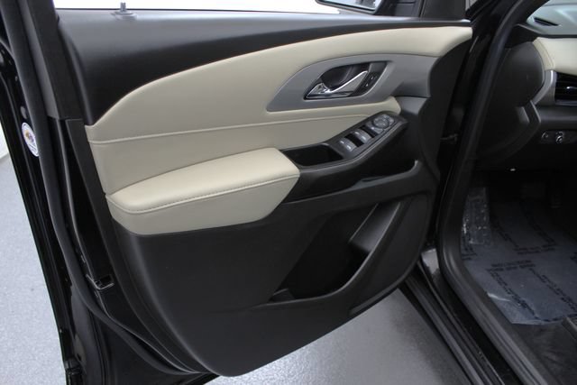 Used 2022 Chevrolet Traverse LS FWD image 24