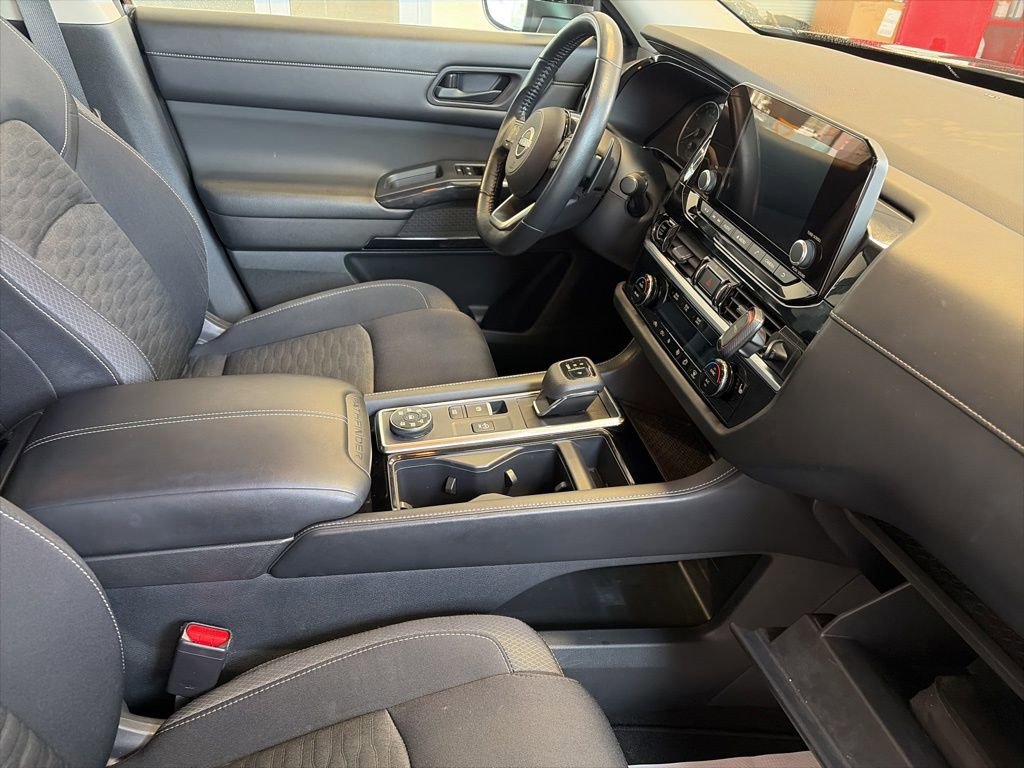 Used 2023 Nissan Pathfinder SV w/ Cargo Package AWD/4WD image 28