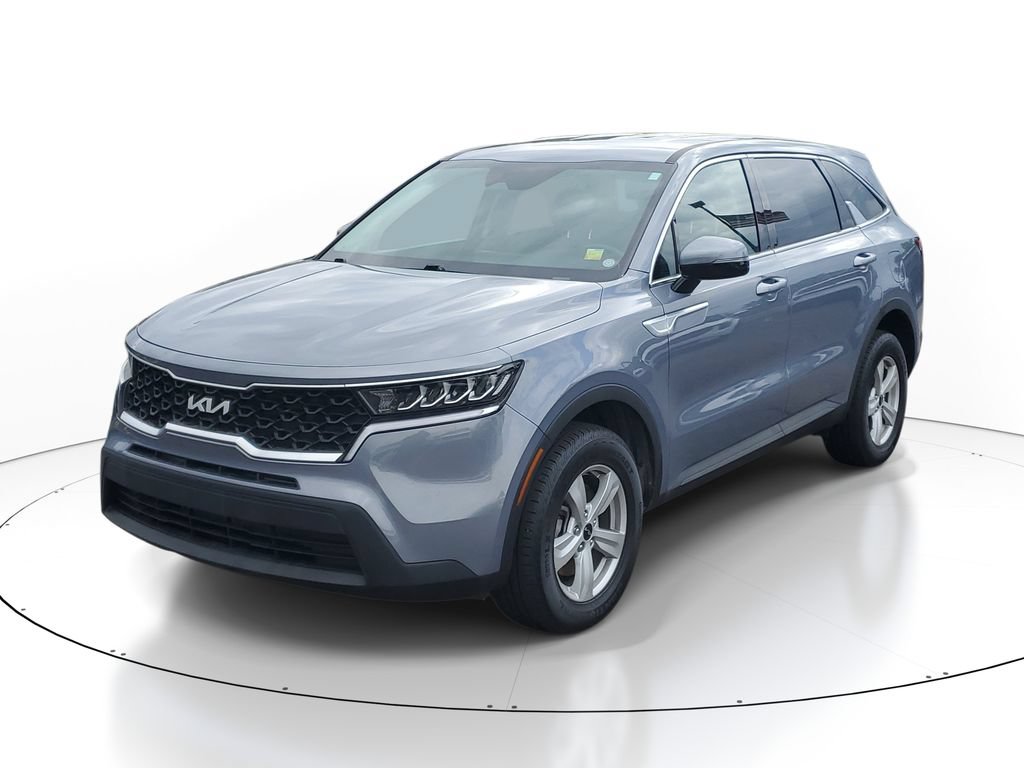 Certified 2023 Kia Sorento LX AWD/4WD image 2