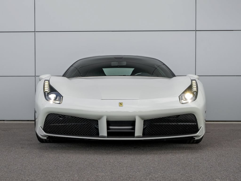 Used 2018 Ferrari 488 GTB RWD image 3