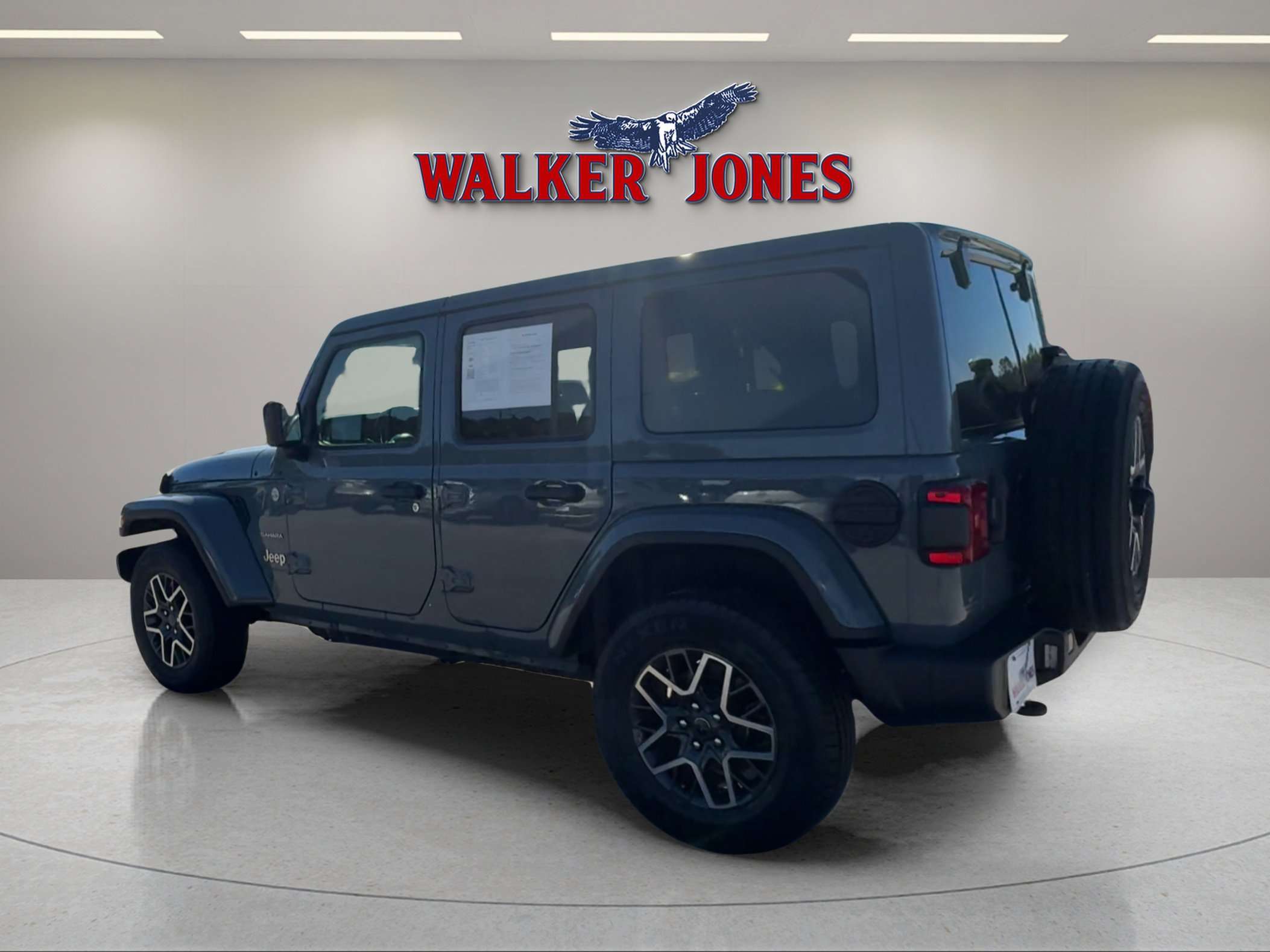 Used 2024 Jeep Wrangler Sahara AWD/4WD image 5