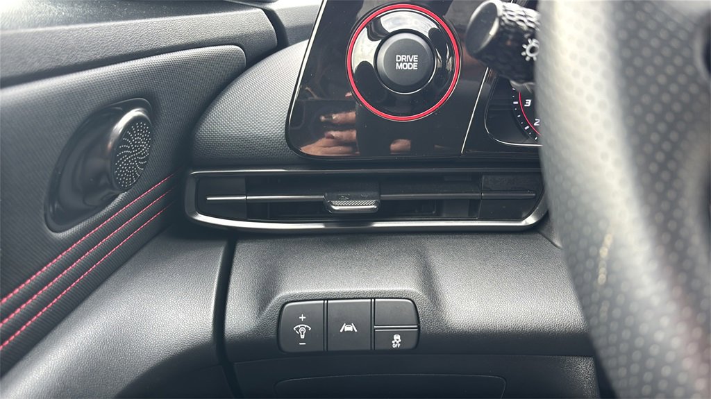 Used 2022 Hyundai Elantra N Line image 32