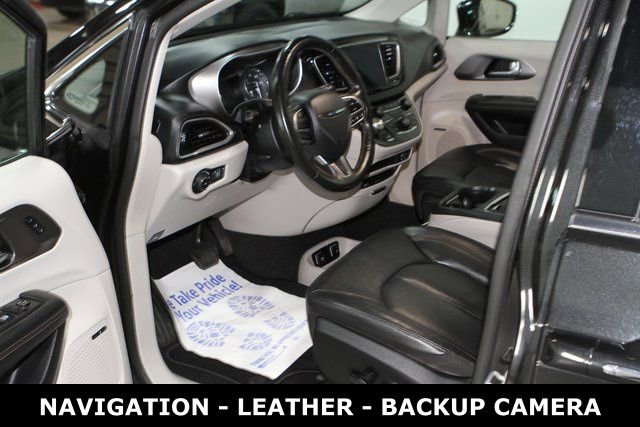 Used 2020 Chrysler Pacifica Touring-L Plus w/ Tire & Wheel Group image 14