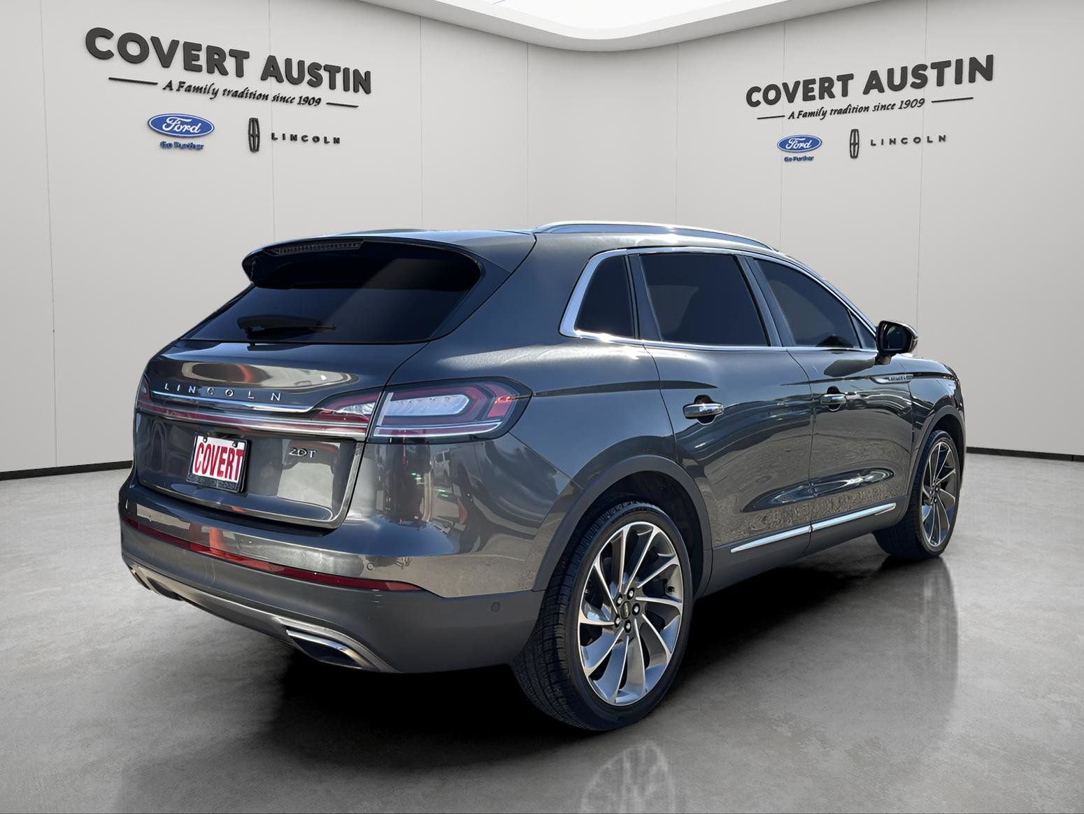 Used 2020 Lincoln Nautilus Reserve w/ Equipment Group 201A image 5