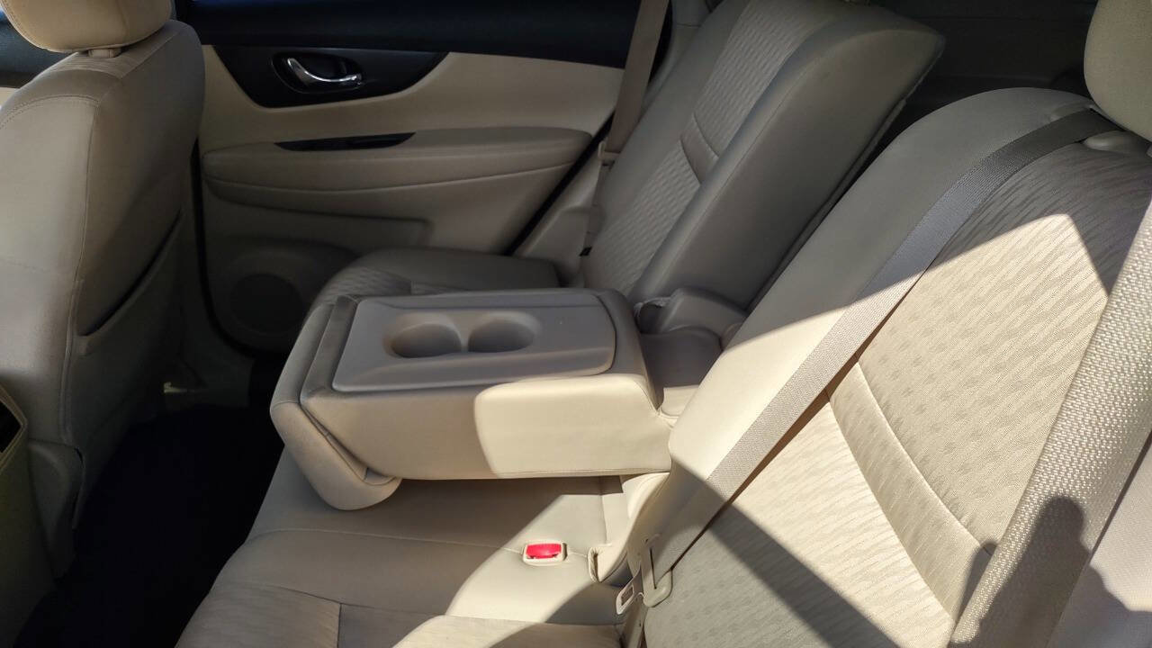 Used 2019 Nissan Rogue SV w/ Premium Package image 38