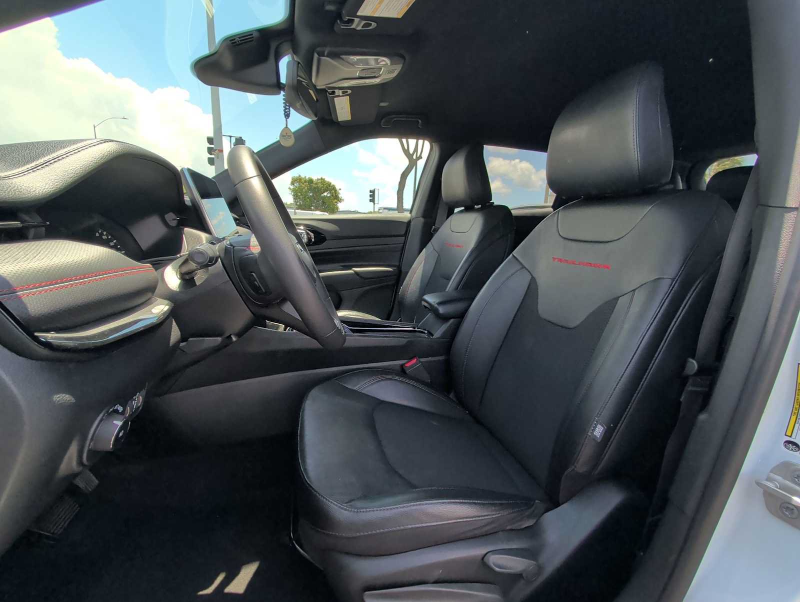 Used 2024 Jeep Compass Trailhawk AWD/4WD image 13