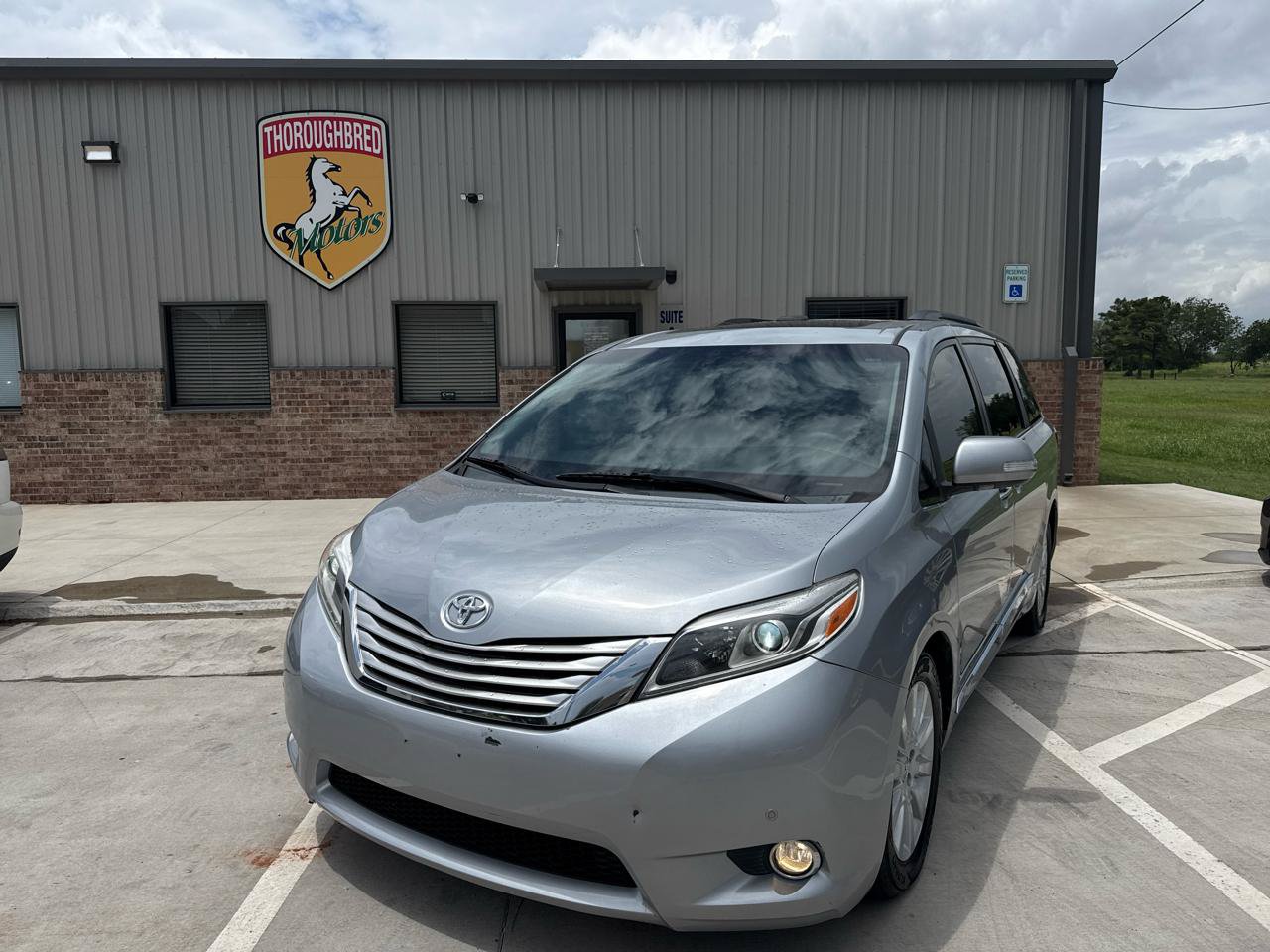 Used 2016 Toyota Sienna Limited Premium FWD image 3