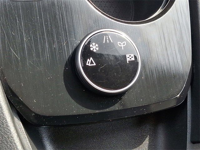 Used 2023 Nissan Rogue SV image 25