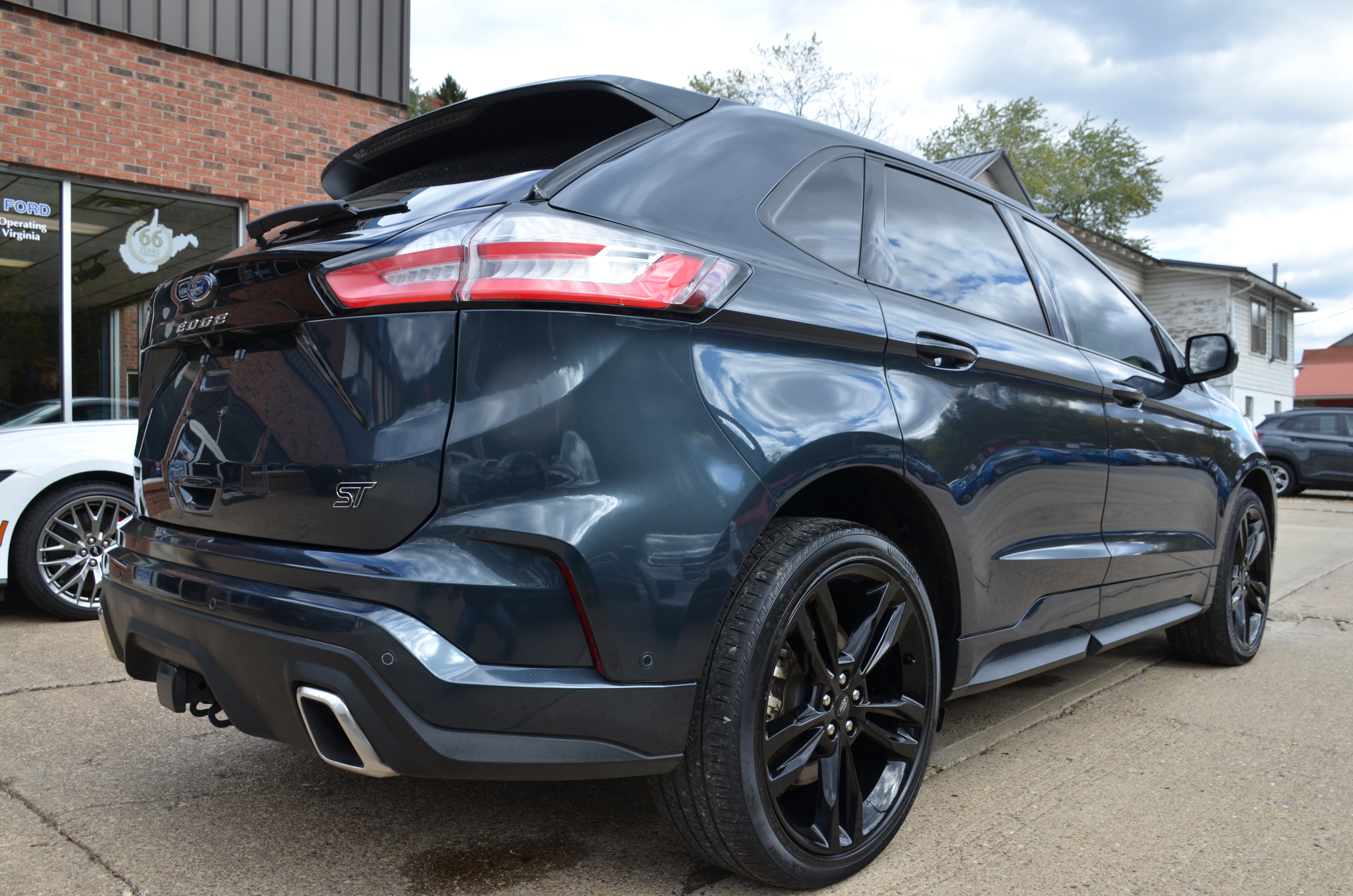 Used 2022 Ford Edge ST w/ Equipment Group 401A image 6