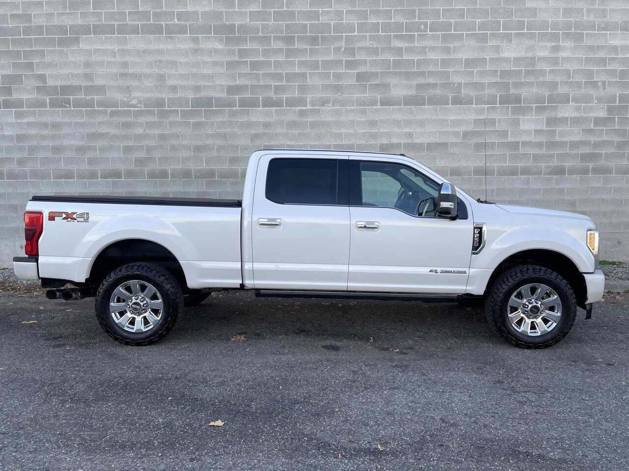 Used 2018 Ford F250 Platinum w/ Platinum Ultimate Package image 3