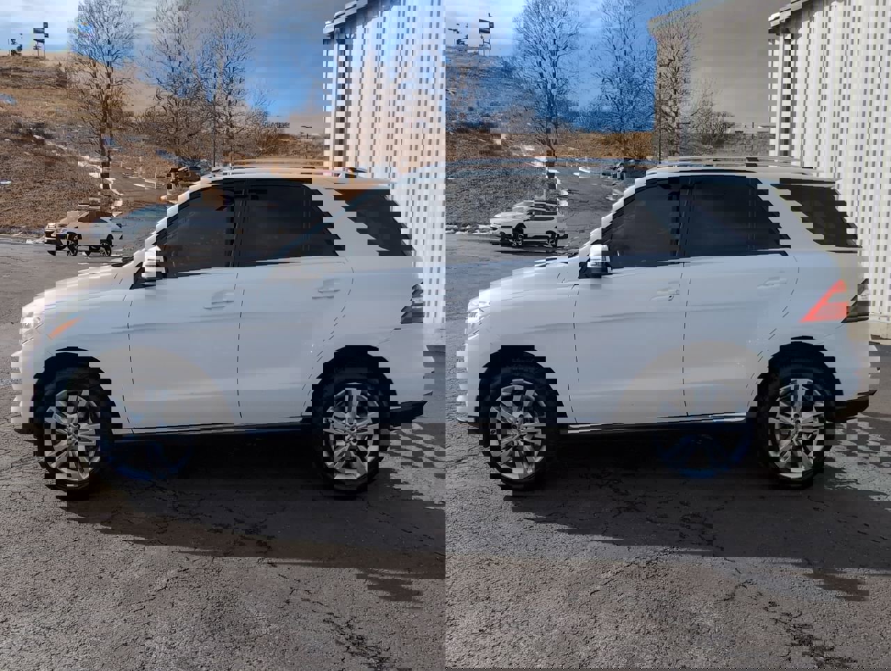 Used 2015 Mercedes-Benz ML 350 4MATIC image 4