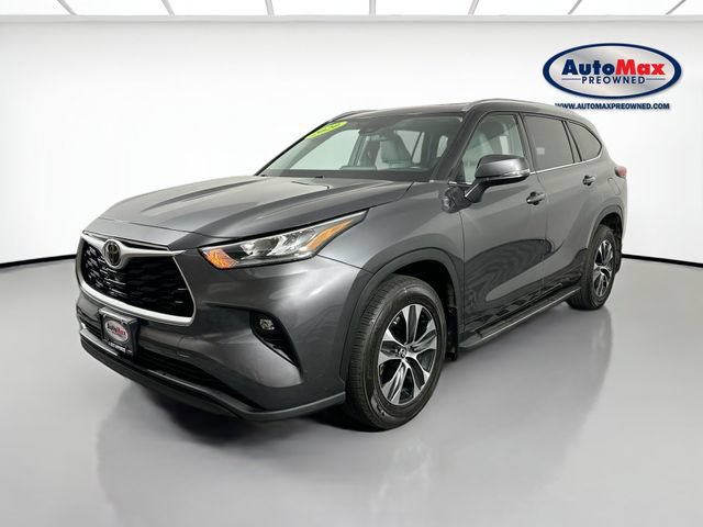 Used 2020 Toyota Highlander XLE AWD/4WD image 5
