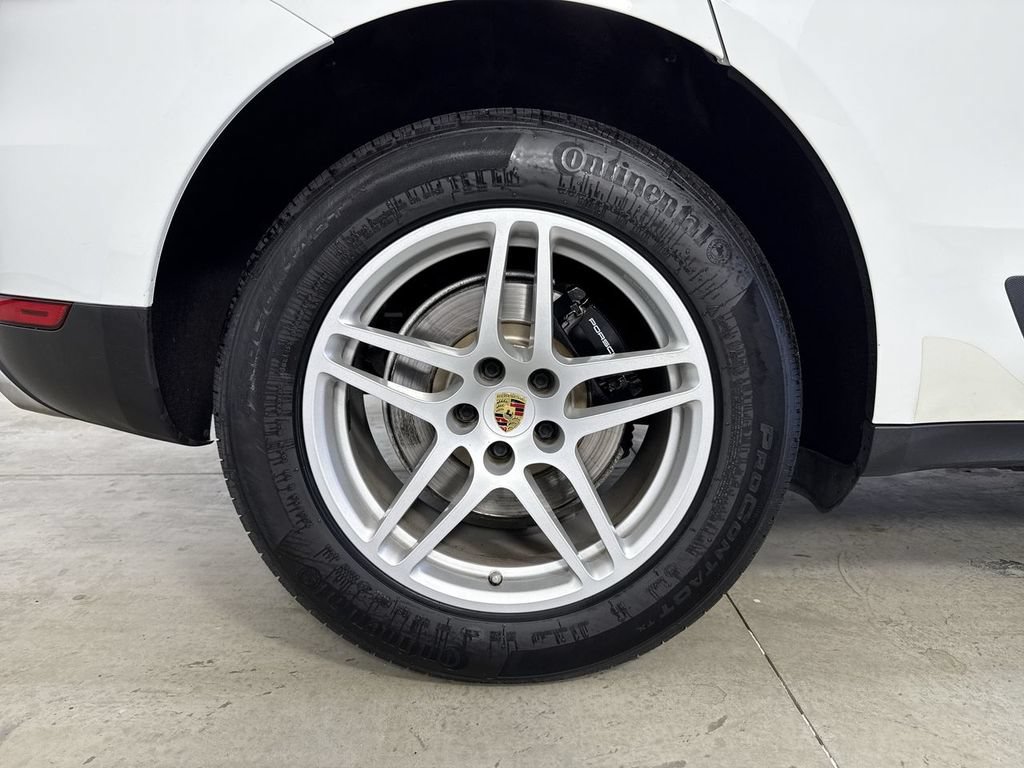Certified 2017 Porsche Macan AWD/4WD image 16