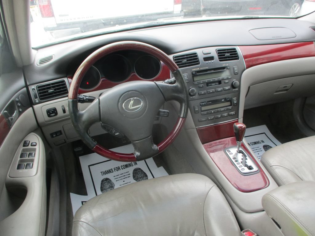 Used 2003 Lexus ES 330 w/ Premium Pkg FWD image 8