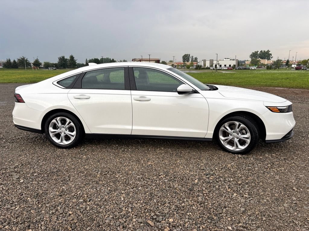 Used 2025 Honda Accord LX image 9
