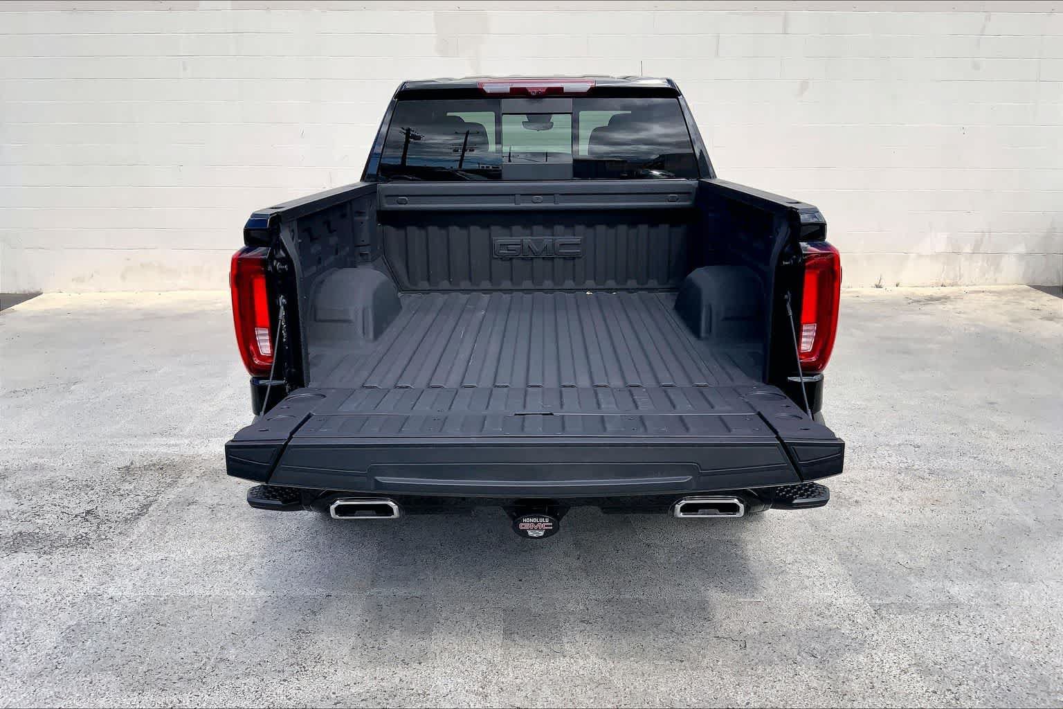 Used 2026 GMC Sierra 1500 Denali w/ Technology Package AWD/4WD image 18