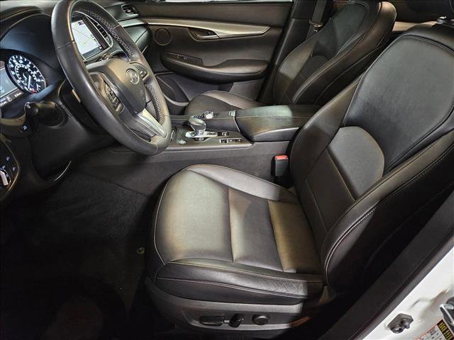 Used 2020 INFINITI QX50 Luxe w/ Navigation Package image 17
