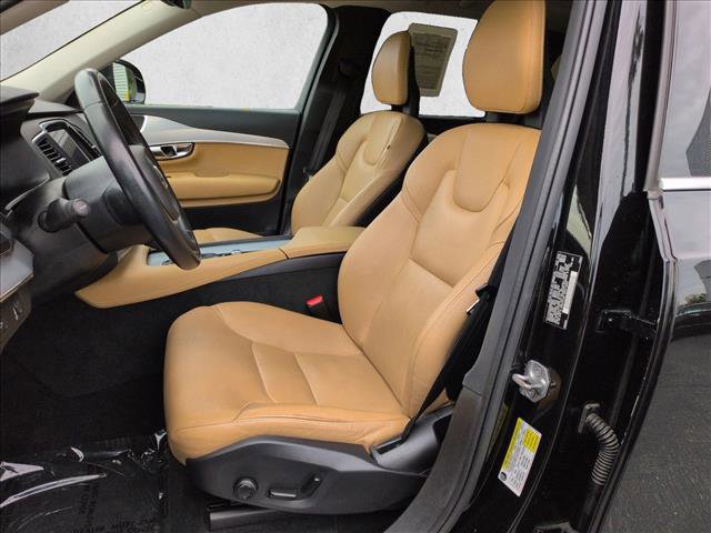 Used 2016 Volvo XC90 T5 Momentum image 16