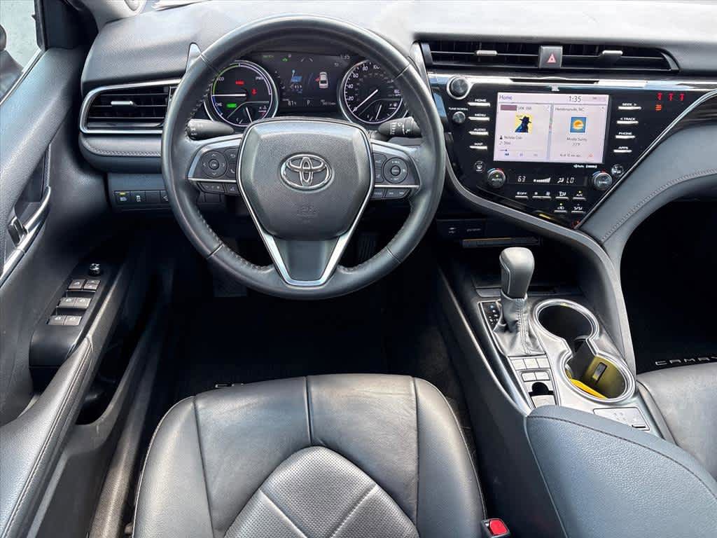 Used 2019 Toyota Camry XLE w/ Sunroof Package FWD image 4