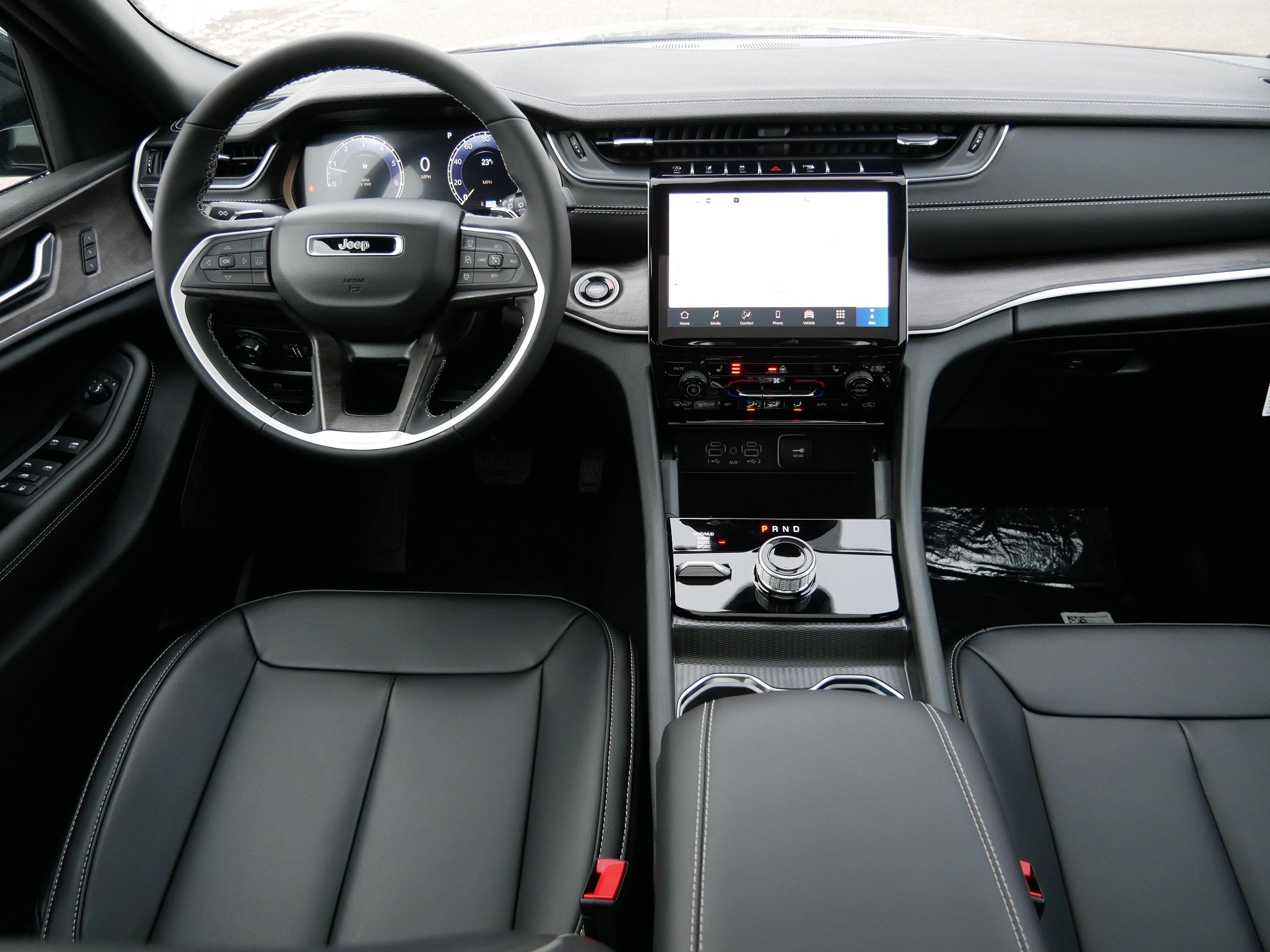 New 2025 Jeep Grand Cherokee Limited w/ Trailer Tow Package image 10