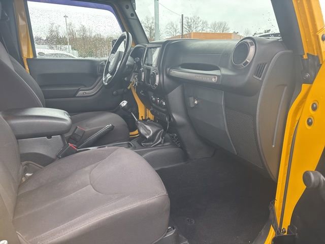 Used 2015 Jeep Wrangler Sport w/ Connectivity Group image 12