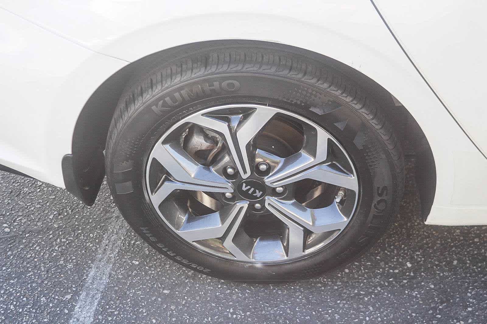 Used 2020 Kia Forte LXS FWD image 8