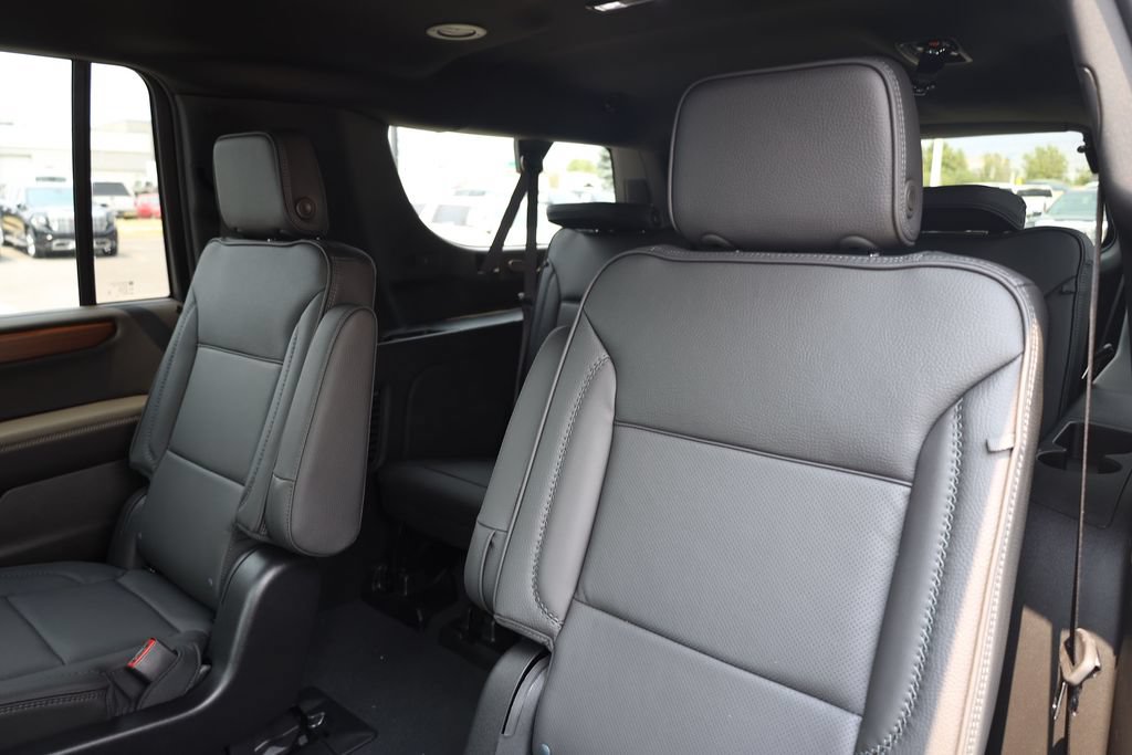 New 2026 GMC Yukon XL Denali AWD/4WD image 17