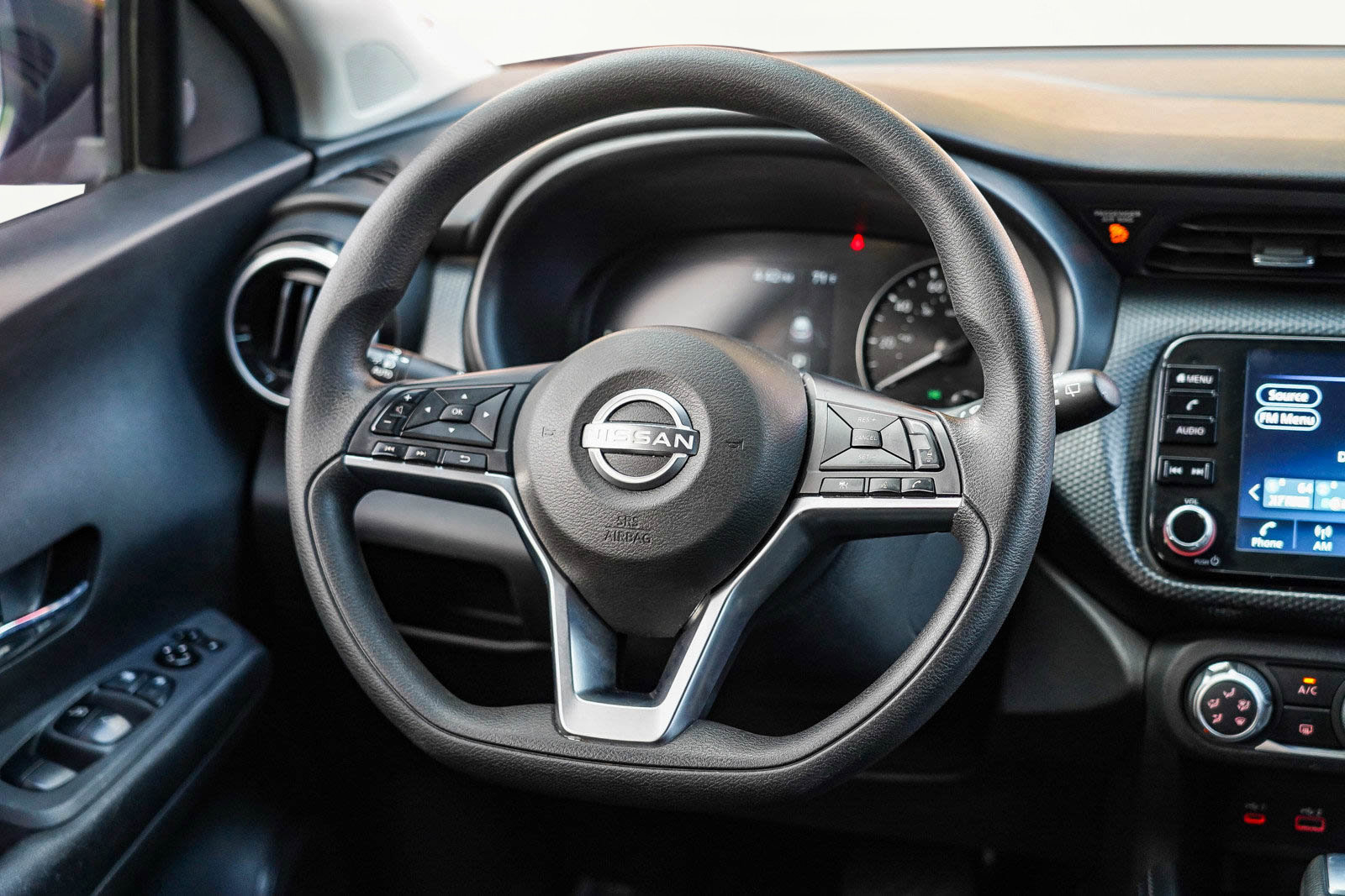 Used 2023 Nissan Kicks SV image 18