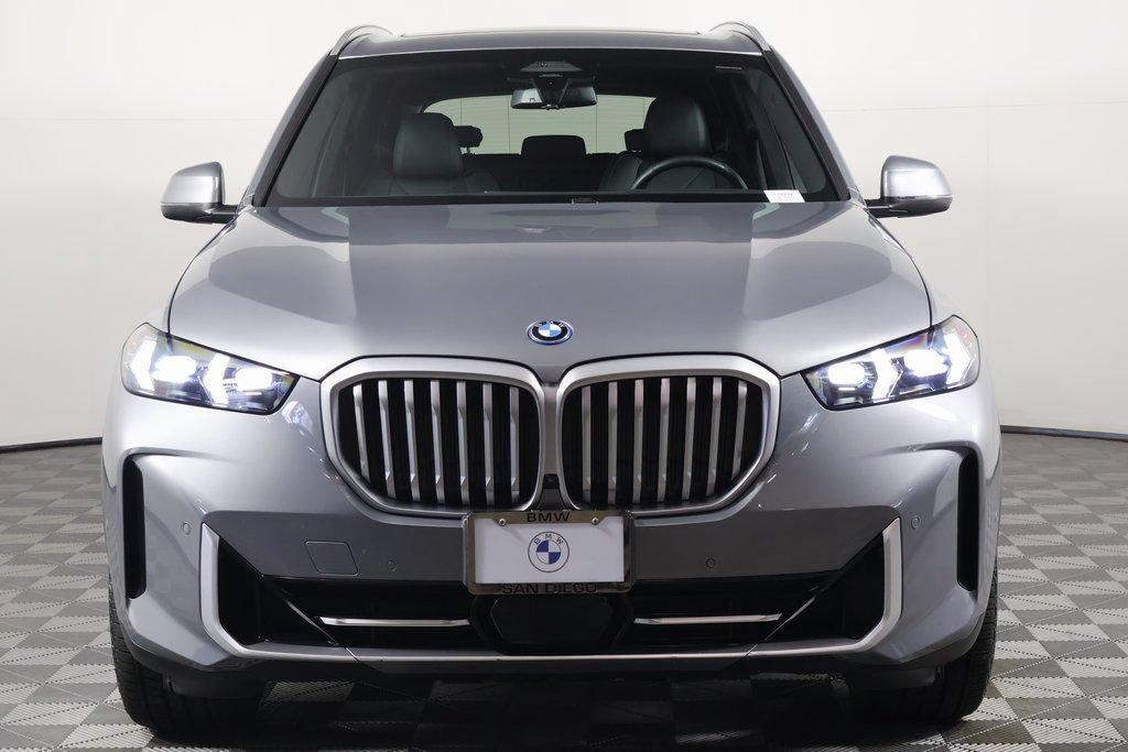 Used 2024 BMW X5 xDrive50e w/ Parking Assistance Package AWD/4WD image 2